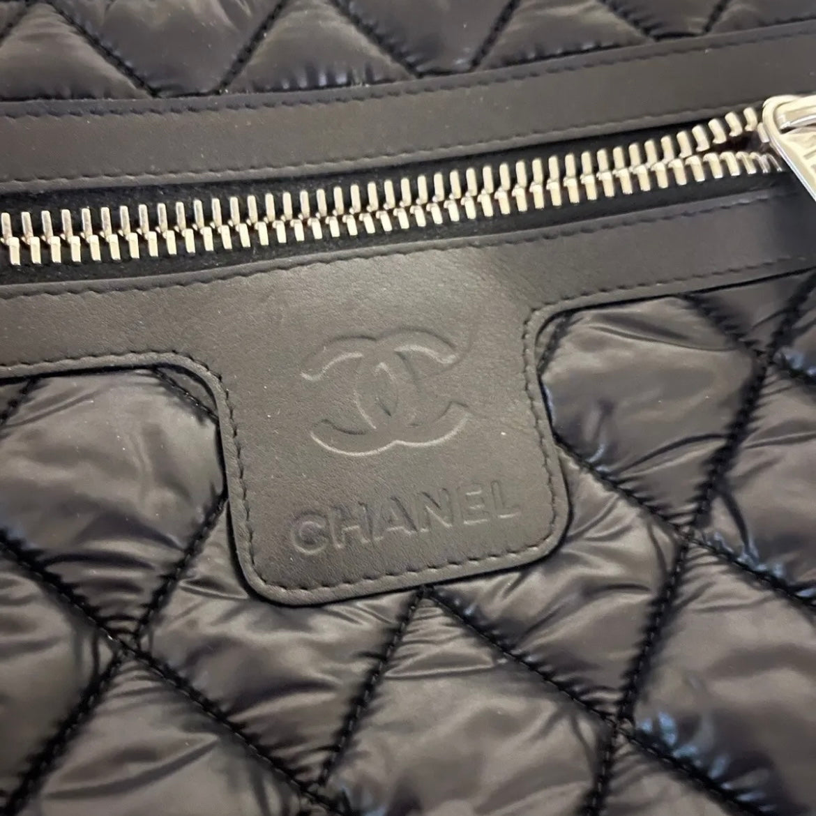 CHANEL Cocoon Crossbody, Black